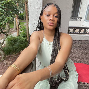 Meet your Posher, Junie